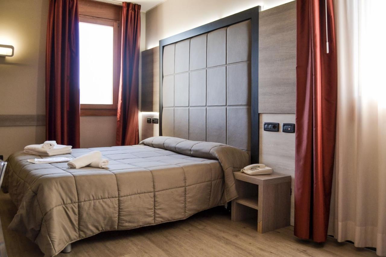 Planet Hotel Maranello Esterno foto