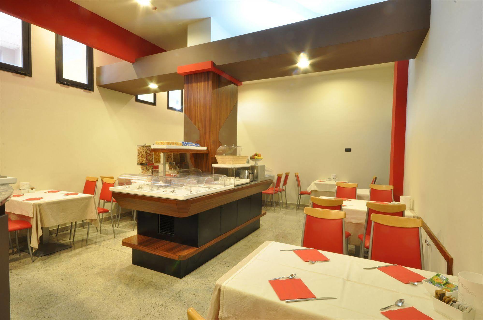 Planet Hotel Maranello Esterno foto